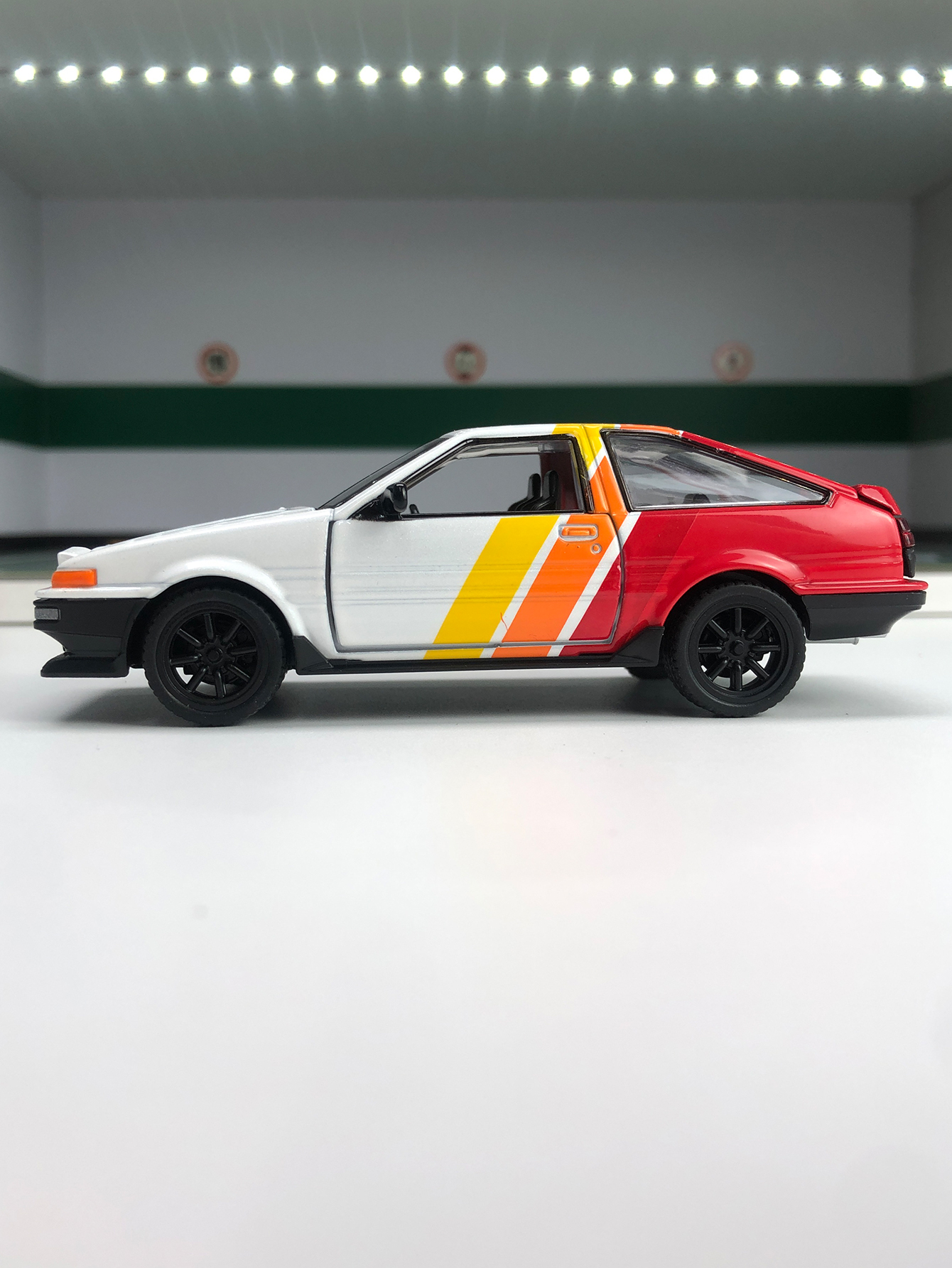 1: 37 simulation zinc alloy To - Model Kit Car review and price