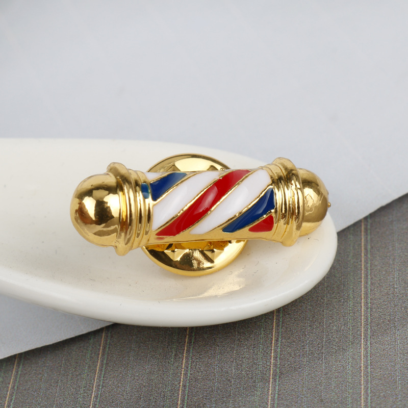 Classic Badge Brooch Pin Barbe - Model Kit Clipper review and price