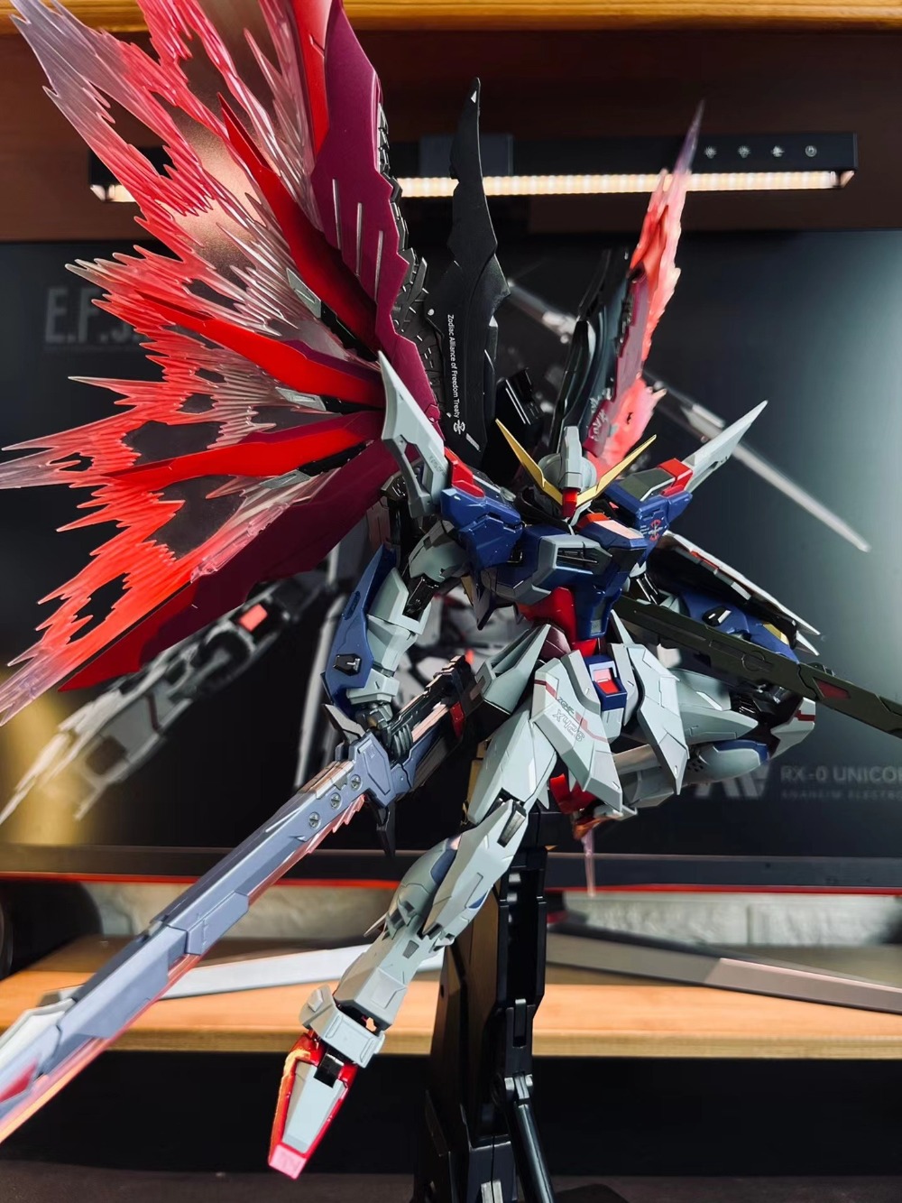 Bandai Gundam model kit Toy,Ba - Model Kit Gundam Mg review and price