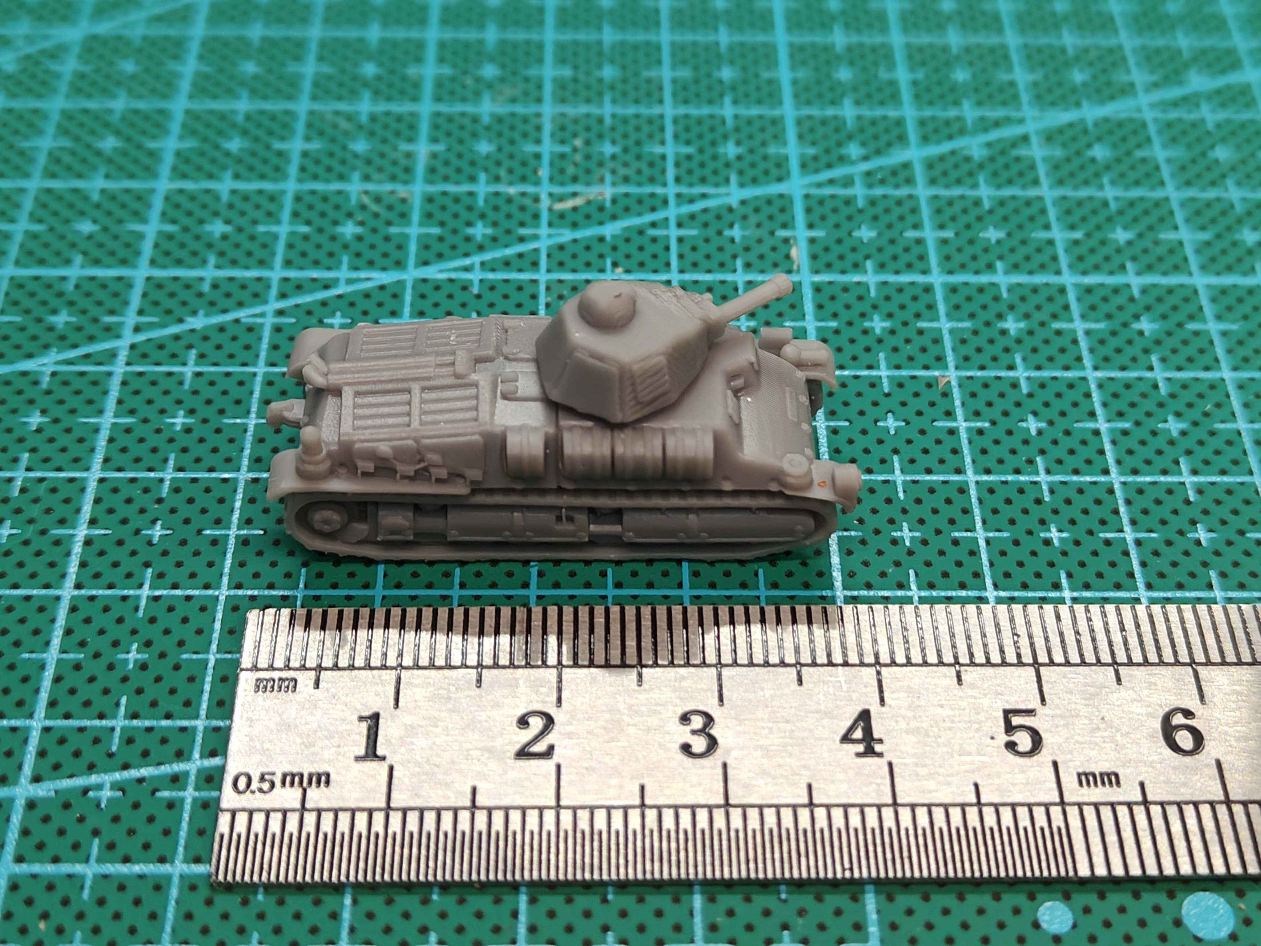 1/144 Scale Somua s35 Tank  MO - Model Kit Entry Grade review and price